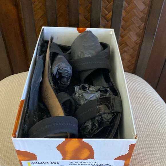 DONALD J. PLINER - Black Strappy Elastic 11M - Picture 8 of 9